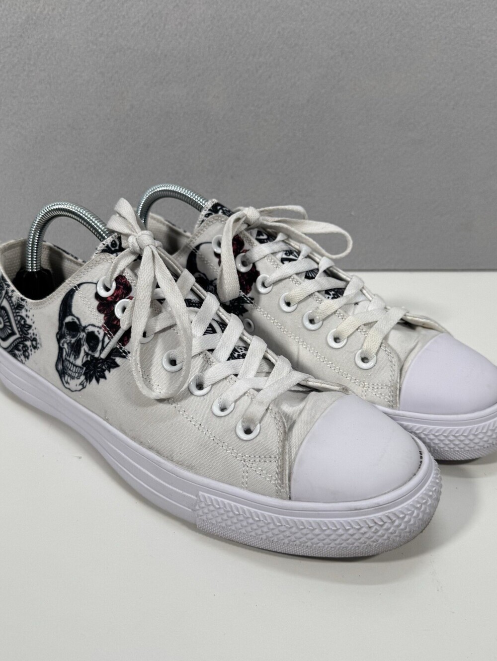 RAAD White Skull Graphic Men's Sneakers Size 9